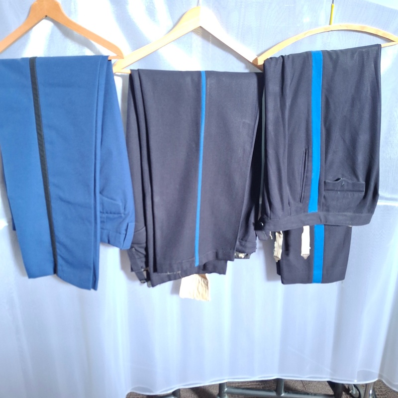 Ca. 70x Uniformberoepen diverse pantalons – foto 3 – kavel bij Onlineveilingmeester, Drachten