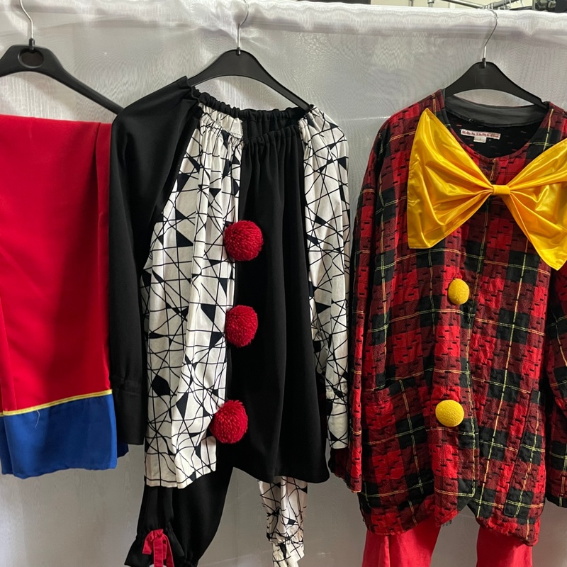 Ca. 51x Clown – foto 3 – kavel bij Onlineveilingmeester, Drachten