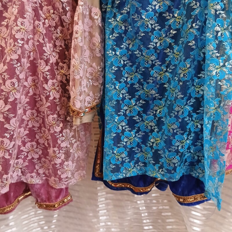 Ca. 43x Oosterse outfits – foto 8 – kavel bij Onlineveilingmeester, Drachten