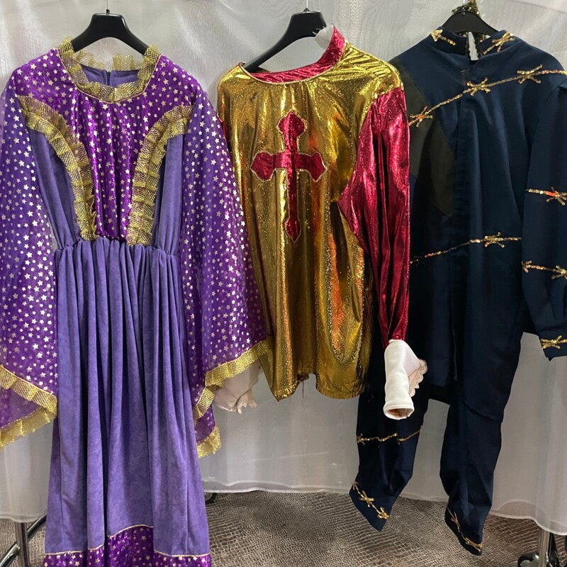 Ca. 45x Sprookjes prinsessenjurken – foto 2 – kavel bij Onlineveilingmeester, Drachten