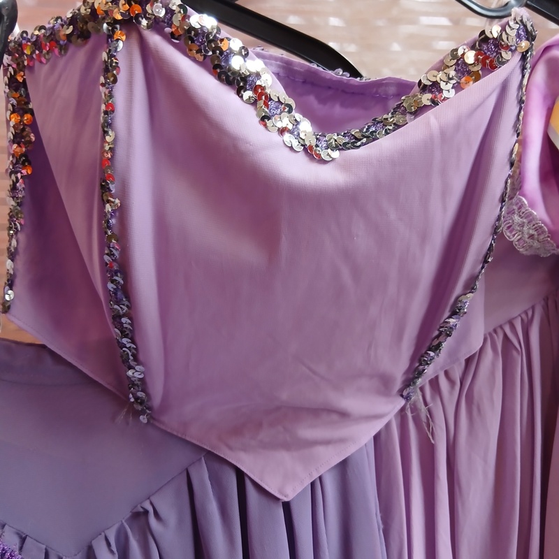 Ca. 108x Aziatische thema outfits – foto 4 – kavel bij Onlineveilingmeester, Drachten