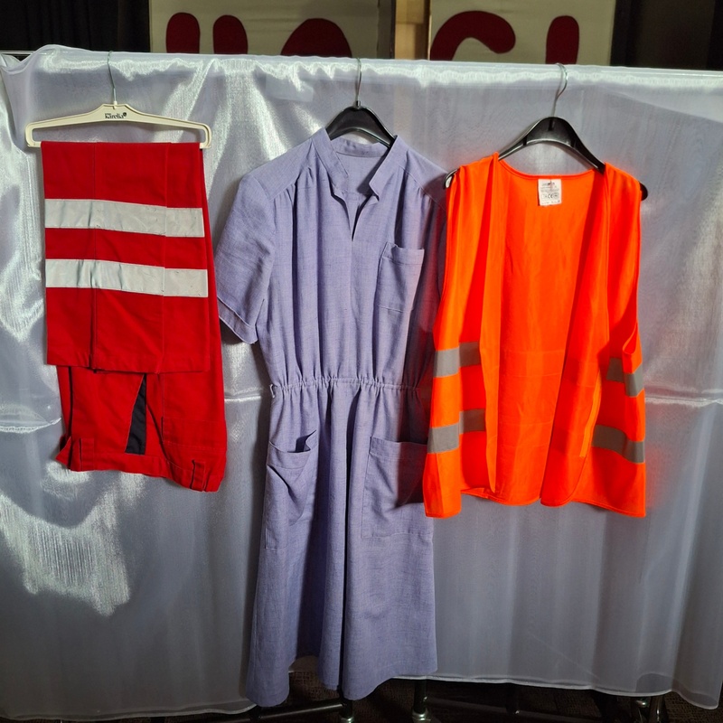 Ca. 128x Zorgmedewerker uniform professioneel – foto 3 – kavel bij Onlineveilingmeester, Drachten