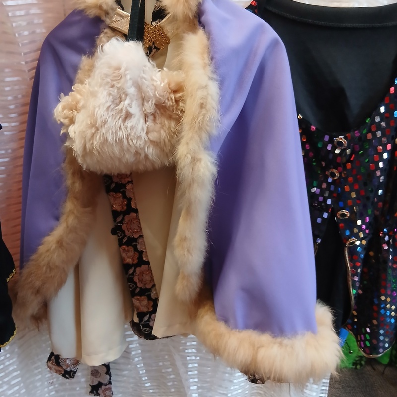 Ca. 45x Oosterse outfits – foto 4 – kavel bij Onlineveilingmeester, Drachten