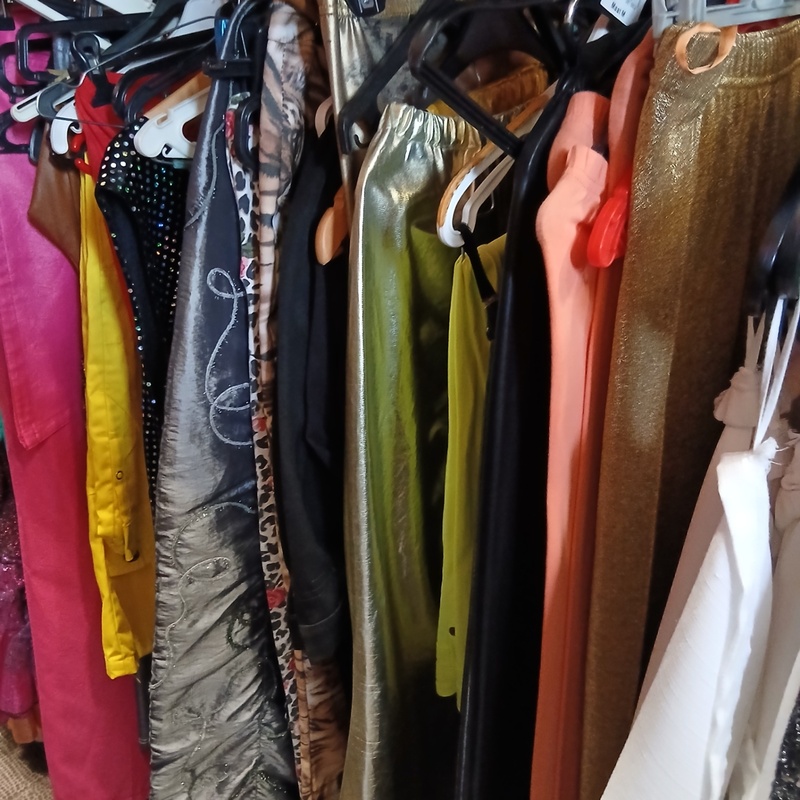 Ca. 159x Feestkleding glitter en glans – foto 3 – kavel bij Onlineveilingmeester, Drachten