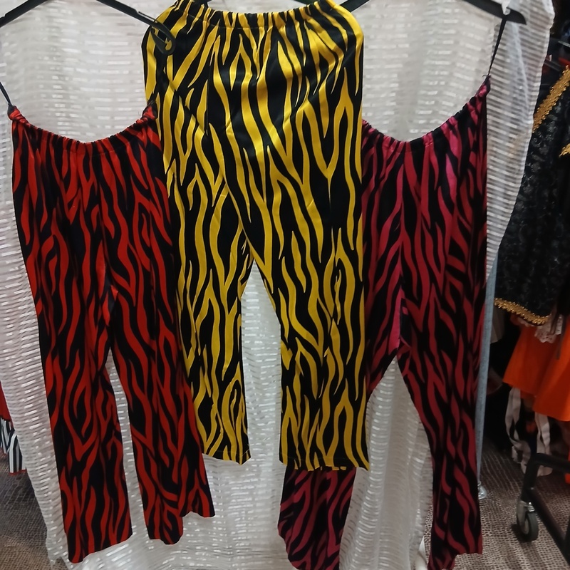Ca. 131x Carnaval feestkleding broeken – foto 4 – kavel bij Onlineveilingmeester, Drachten