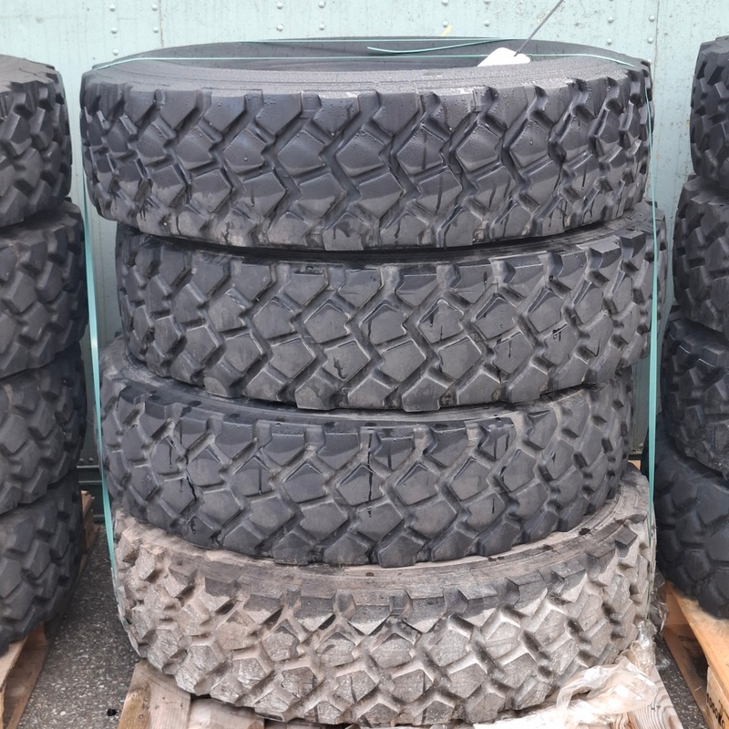 4x vrachtwagenband, O.a. Michelin, o.a. XZL – kavel bij Domeinen Roerende Zaken, Groningen