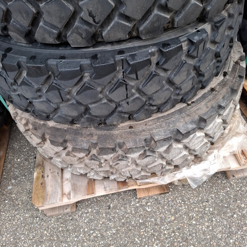 4x vrachtwagenband, O.a. Michelin, o.a. XZL – foto 6 – kavel bij Domeinen Roerende Zaken, Groningen