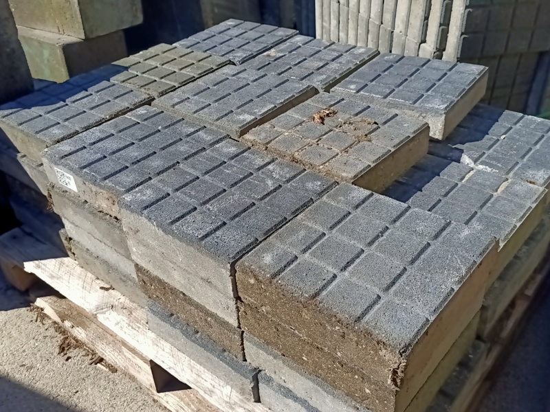 4x Pallet betontegels, Rasterpatroon