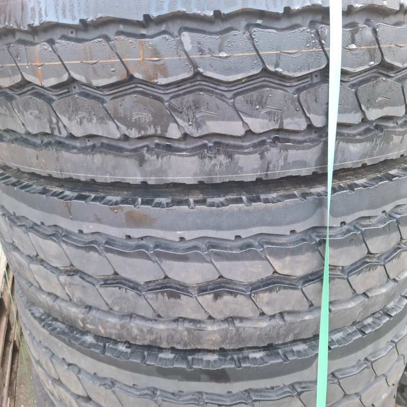 5x Vrachtwagenband, Michelin, Xworks – foto 4 – kavel bij Domeinen Roerende Zaken, Groningen