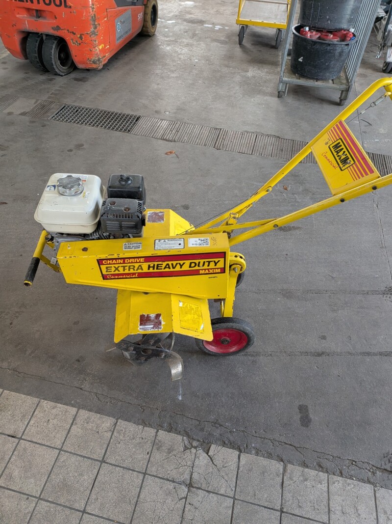 Grond freesmachine Maxim, Commercial 4takt, bouwjaar 2015