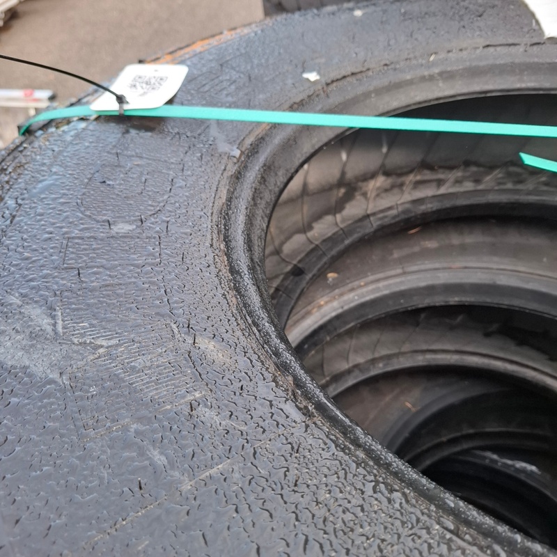 4x Vrachtwagenband, O.a. Michelin, o.a. XZL – foto 2 – kavel bij Domeinen Roerende Zaken, Groningen