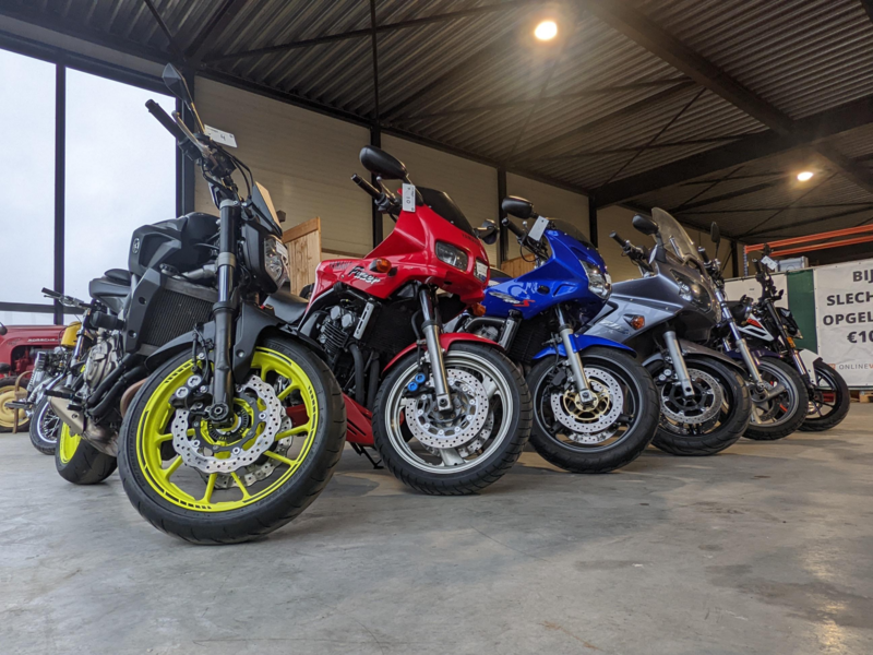 Oldtimers, youngtimers en brommers