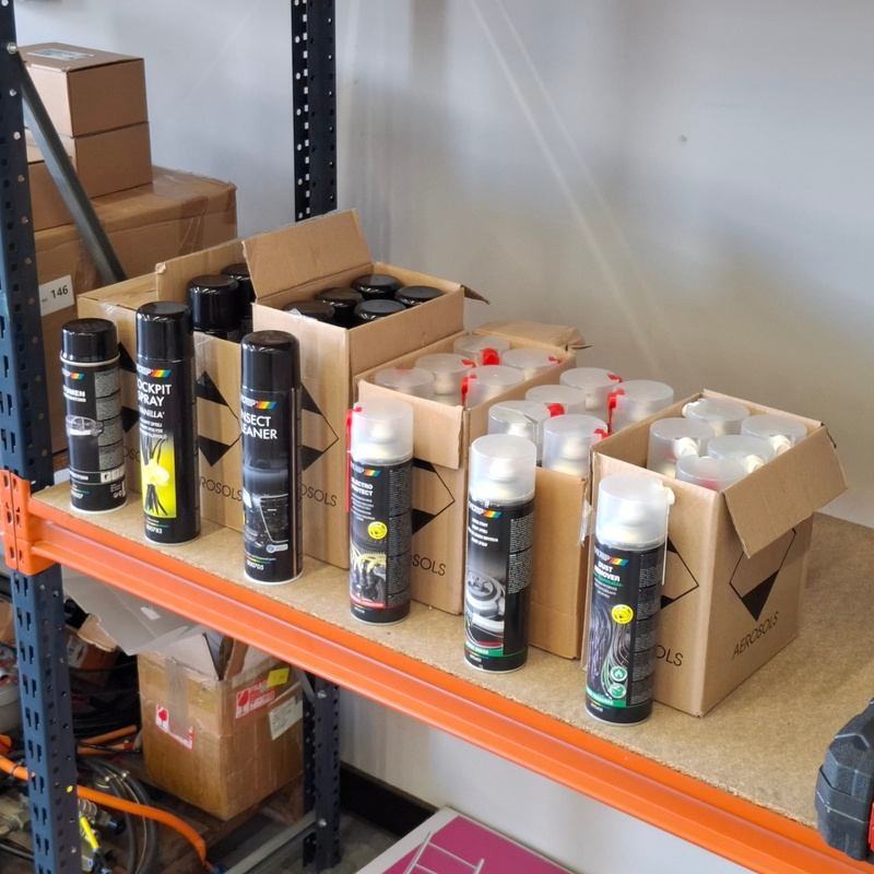 Ca. 36x Spuitbus, Motip, O.a. Insect cleaner, quick start en dust remover – foto 8 – kavel bij Onlineveilingmeester, Raalte