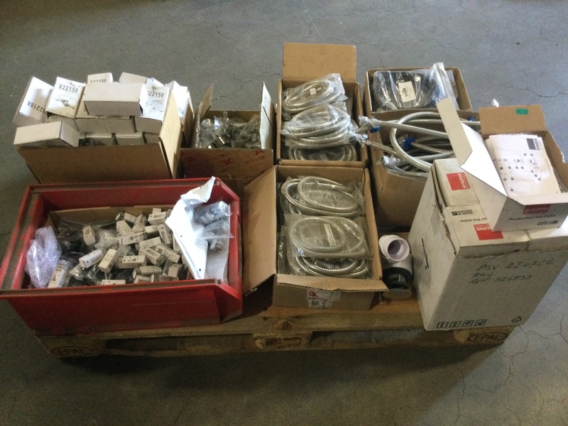 Pallet met diverse sanitair lampen