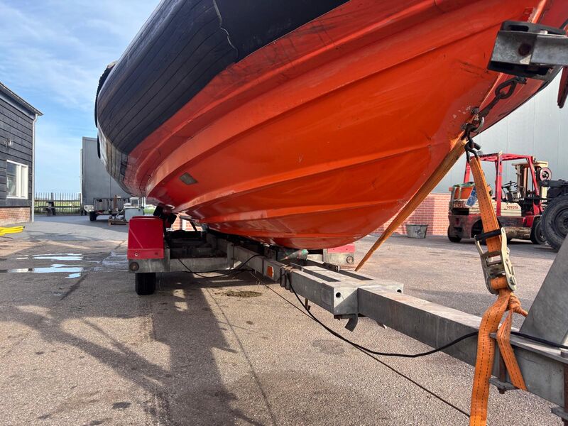 RIB-boot met Yamaha 250 pk buitenboordmotor, Avon, SR6, op TTH EASYROLLER bootrailer – foto 10 – kavel bij Onlineveilingmeester, 't Zand