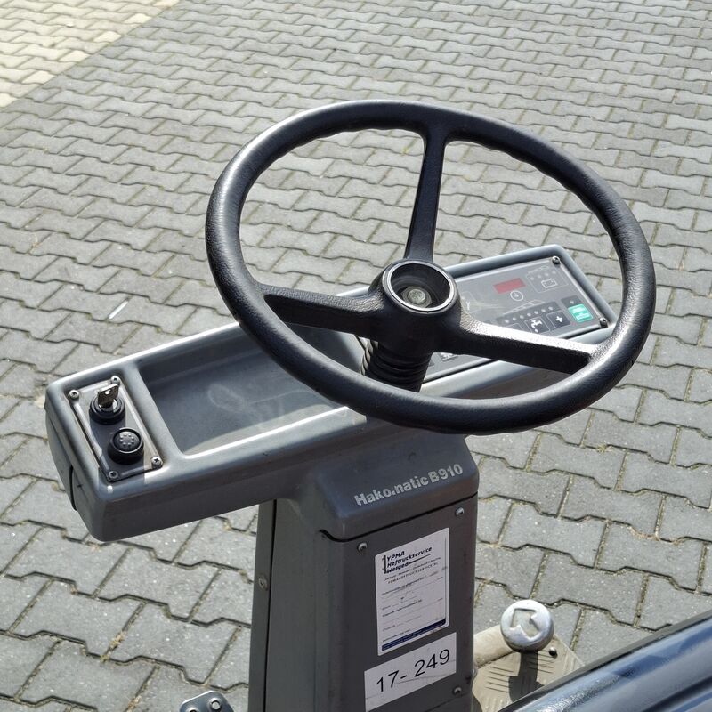 Opzit-schrobzuigmachine, Hako, Hakomatic B910 – foto 10 – kavel bij Onlineveilingmeester, Raalte