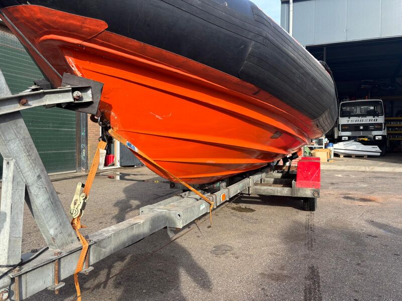 RIB-boot met Yamaha 250 pk buitenboordmotor, Avon, SR6, op TTH EASYROLLER bootrailer – foto 9 – kavel bij Onlineveilingmeester, 't Zand