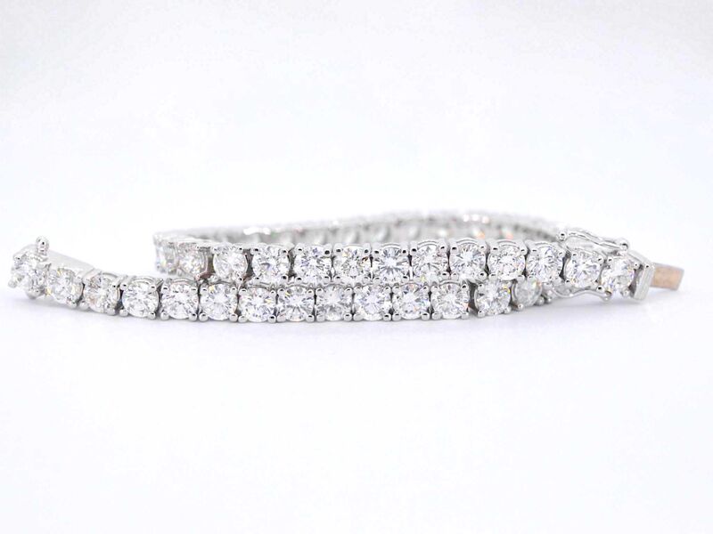 Witgouden armband met briljant geslepen diamanten 9.00 carat