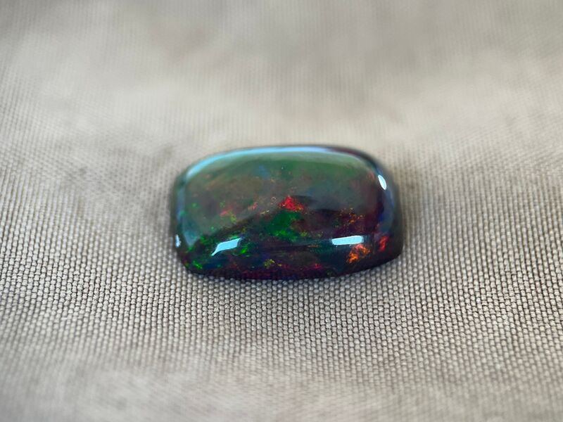 Black opal - 5.45 carat Natuurlijke Black opal