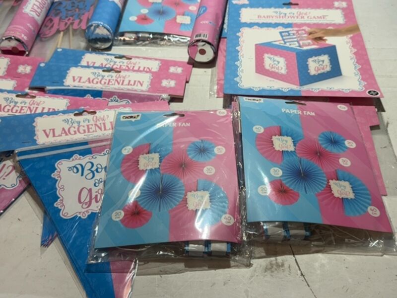 Ca. 32x Gender reveal versiering – foto 5 – kavel bij Onlineveilingmeester