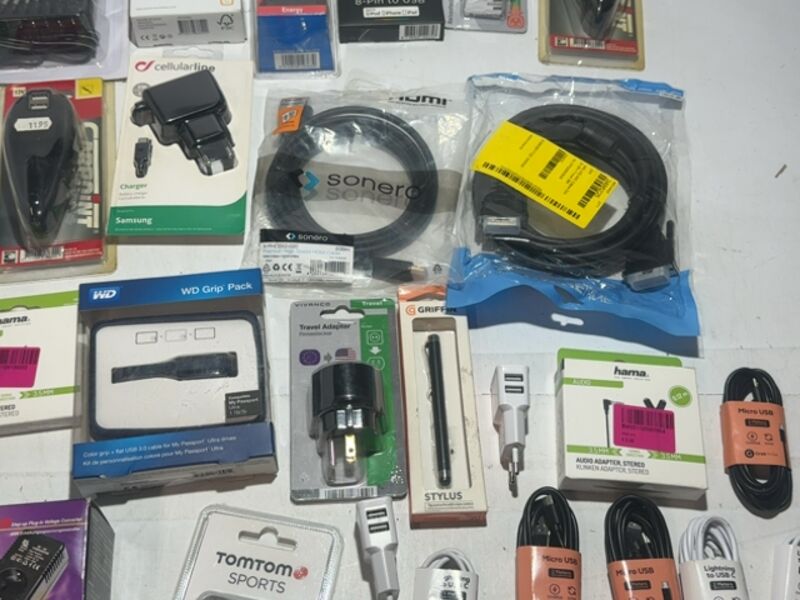 Partij met elektronica accessoires en kabels, 38 stuks – foto 4 – kavel bij Onlineveilingmeester