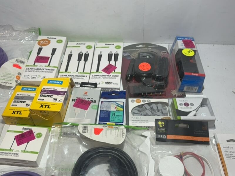 Partij kabels adapters 33 stuks Nedis, Xtorm, JVC – foto 3 – kavel bij Onlineveilingmeester