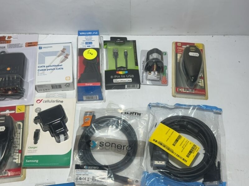 Partij met elektronica accessoires en kabels, 38 stuks – foto 3 – kavel bij Onlineveilingmeester