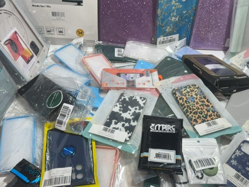 Partij telefoon en tablet accessoires – foto 4 – kavel bij Onlineveilingmeester