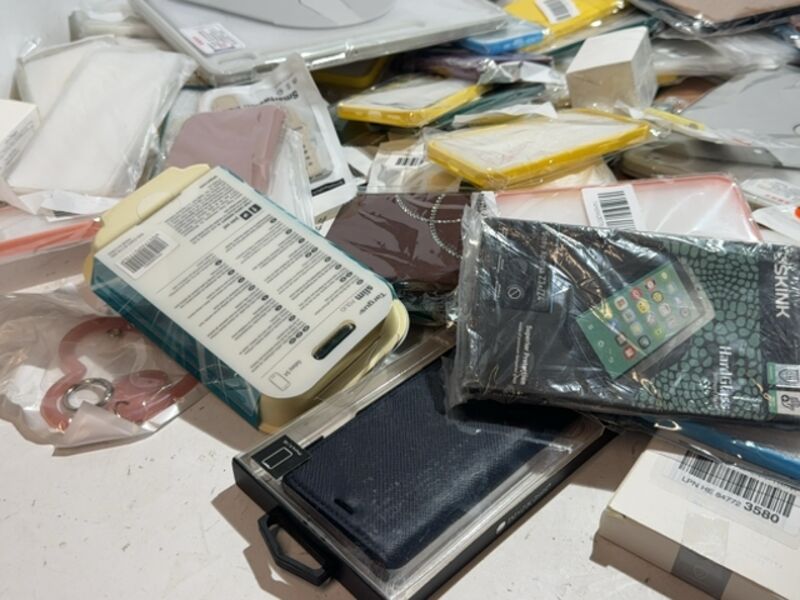 Partij telefoon en tablet hoesjes en accessoires – foto 6 – kavel bij Onlineveilingmeester