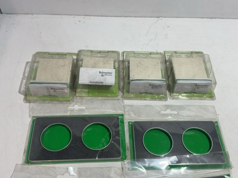Partij odace en artec afdekramen, Schneider Electric – foto 2 – kavel bij Onlineveilingmeester