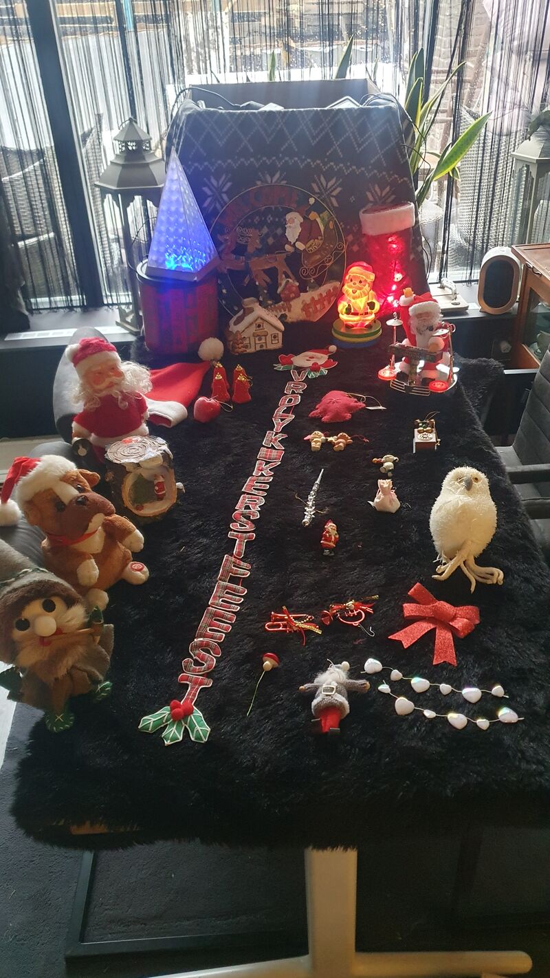 Ca. 605x Decoratie en kerst artikelen – foto 4 – kavel bij Onlineveilingmeester, Heerenveen