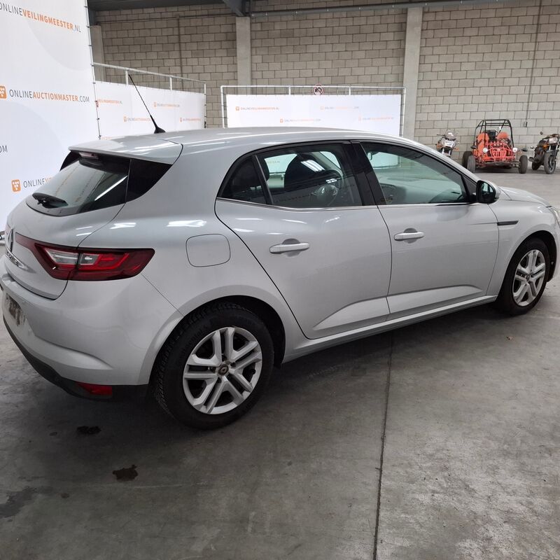 Personenauto, Renault, Megane, 2019 – foto 8 – kavel bij Domeinen Roerende Zaken, Soesterberg