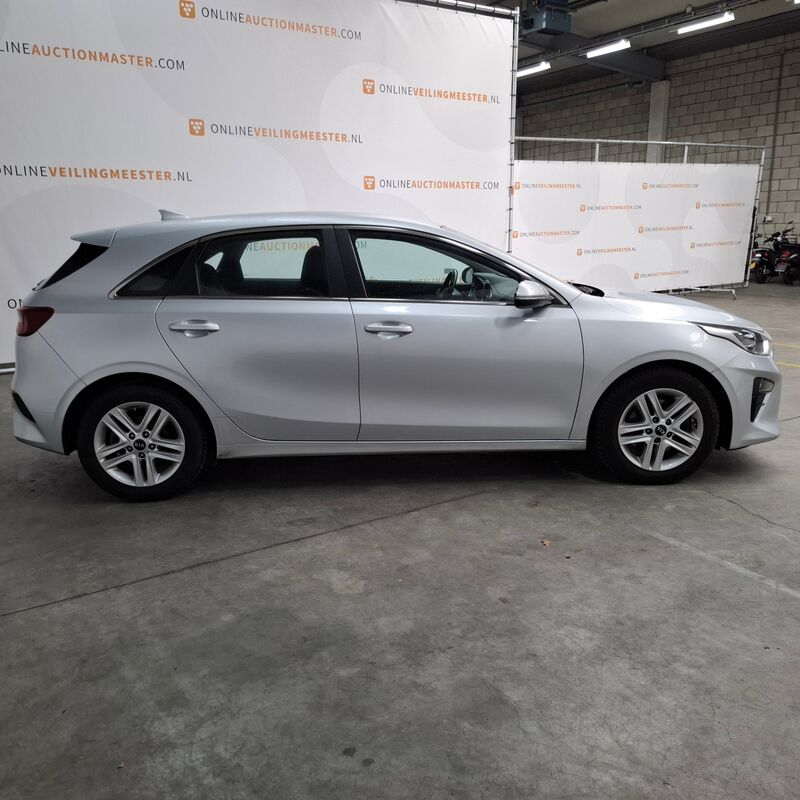Personenauto, Kia, Ceed, 2018 – foto 4 – kavel bij Domeinen Roerende Zaken, Soesterberg