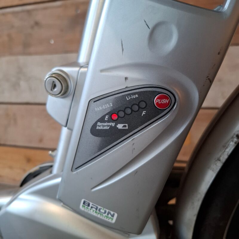 Elektrische damesfiets, Flyer, C5, Grijs / Chroom – foto 10 – kavel bij Onlineveilingmeester, Heerenveen