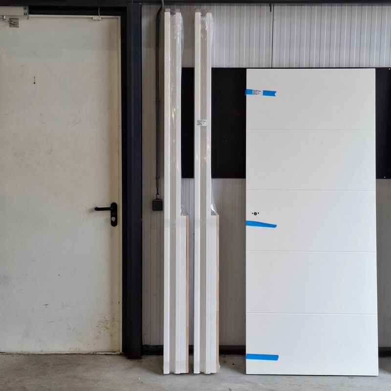 2x Binnendeur kozijn, Sakol, Meranti | Gegrond | Stompe deur – foto 2 – kavel bij Onlineveilingmeester, Raalte