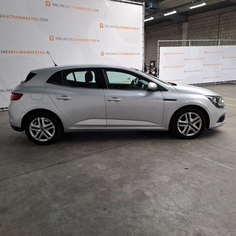 Personenauto, Renault, Megane Zen, 2019 – foto 4 – kavel bij Domeinen Roerende Zaken, Soesterberg