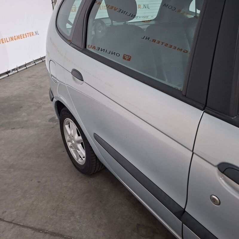 Personenauto, Renault, Scénic, 2.0-16V RXI, 2000 – foto 10 – kavel bij Domeinen Roerende Zaken, Soesterberg