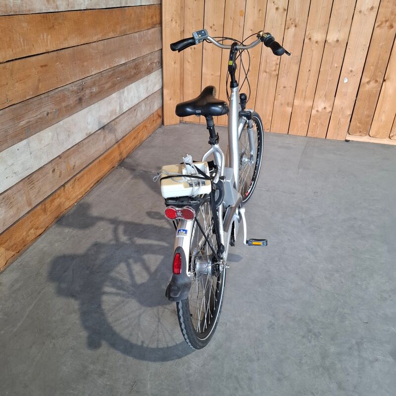Elektrische damesfiets, Flyer, C5, Grijs / Chroom – foto 4 – kavel bij Onlineveilingmeester, Heerenveen