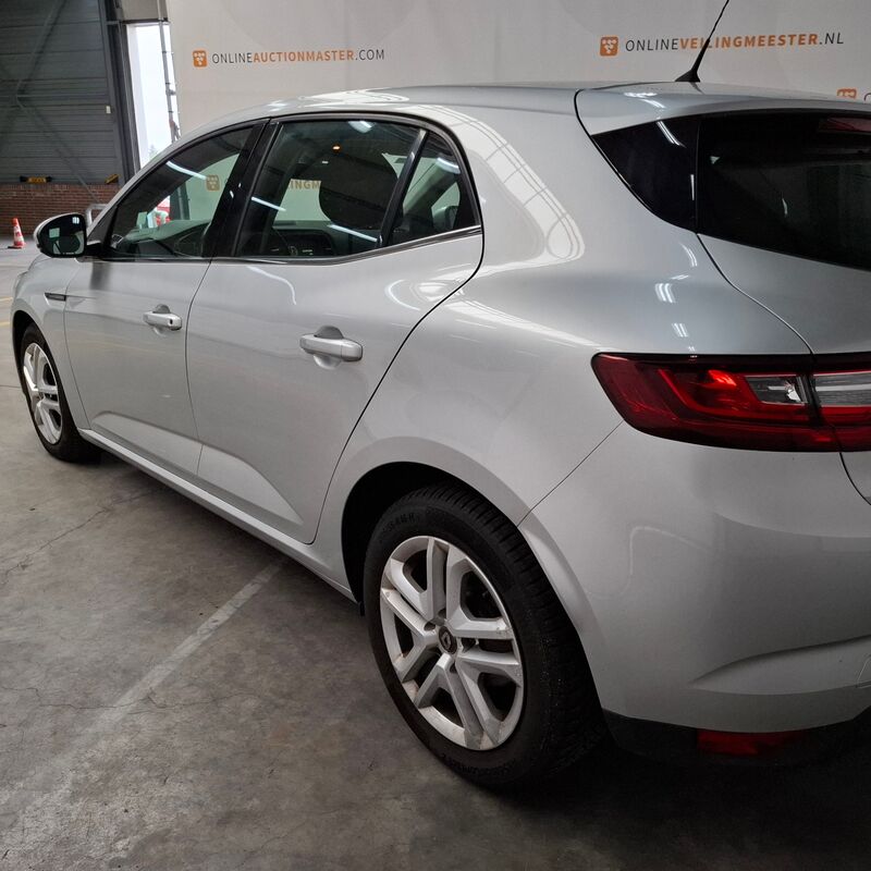 Personenauto, Renault, Megane Zen, 2019 – foto 10 – kavel bij Domeinen Roerende Zaken, Soesterberg
