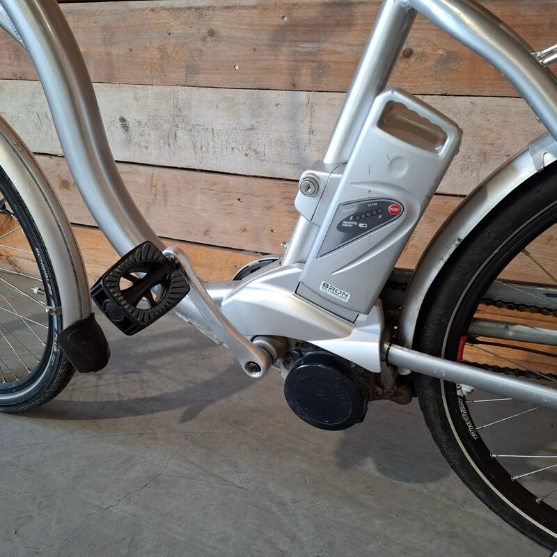 Elektrische damesfiets, Flyer, C5, Grijs / Chroom – foto 9 – kavel bij Onlineveilingmeester, Heerenveen