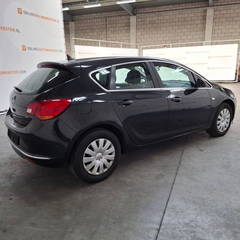 Personenauto, Opel, Astra 2.0 CDTi, 2015 – foto 9 – kavel bij Domeinen Roerende Zaken, Soesterberg