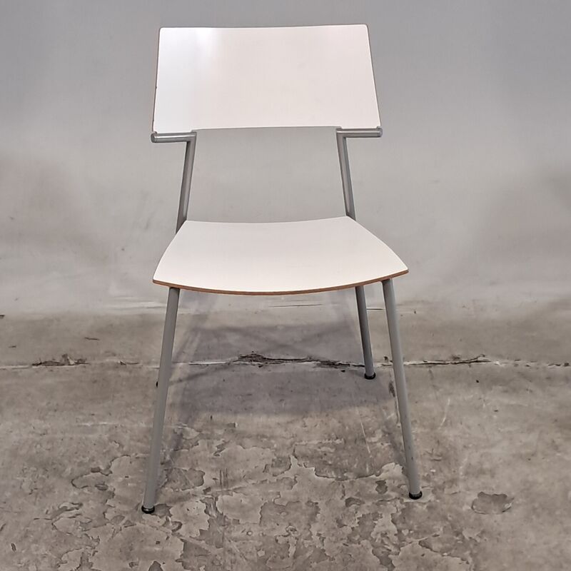 Partij diverse stoelen en bureaustoelen