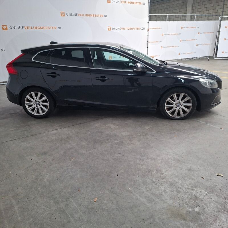Personenauto, Volvo, V40, 1.6 D2 Momentum, 2013 – foto 5 – kavel bij Domeinen Roerende Zaken, Soesterberg