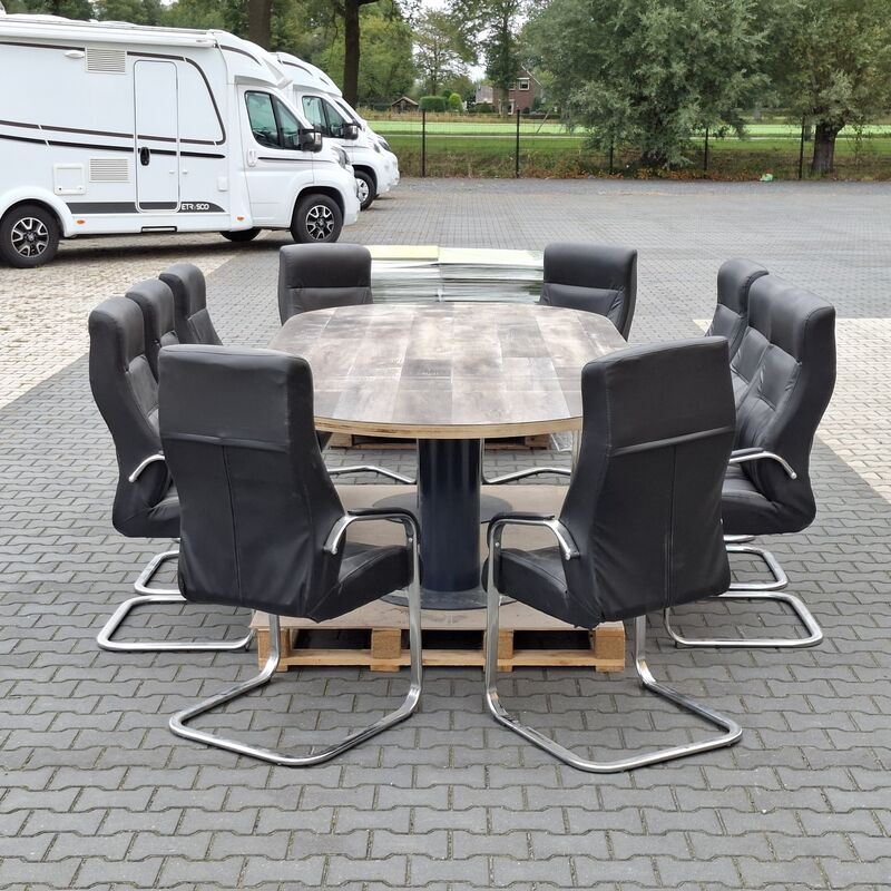 Vergadertafel met 10x stoel en ca. 70 m² laminaatvloer – foto 2 – kavel bij Onlineveilingmeester, Raalte