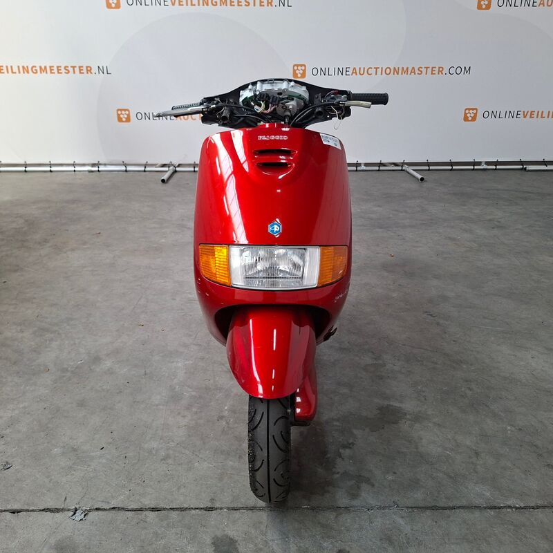 Motorscooter, Piaggio, Spera 125 – foto 3 – kavel bij Domeinen Roerende Zaken, Soesterberg
