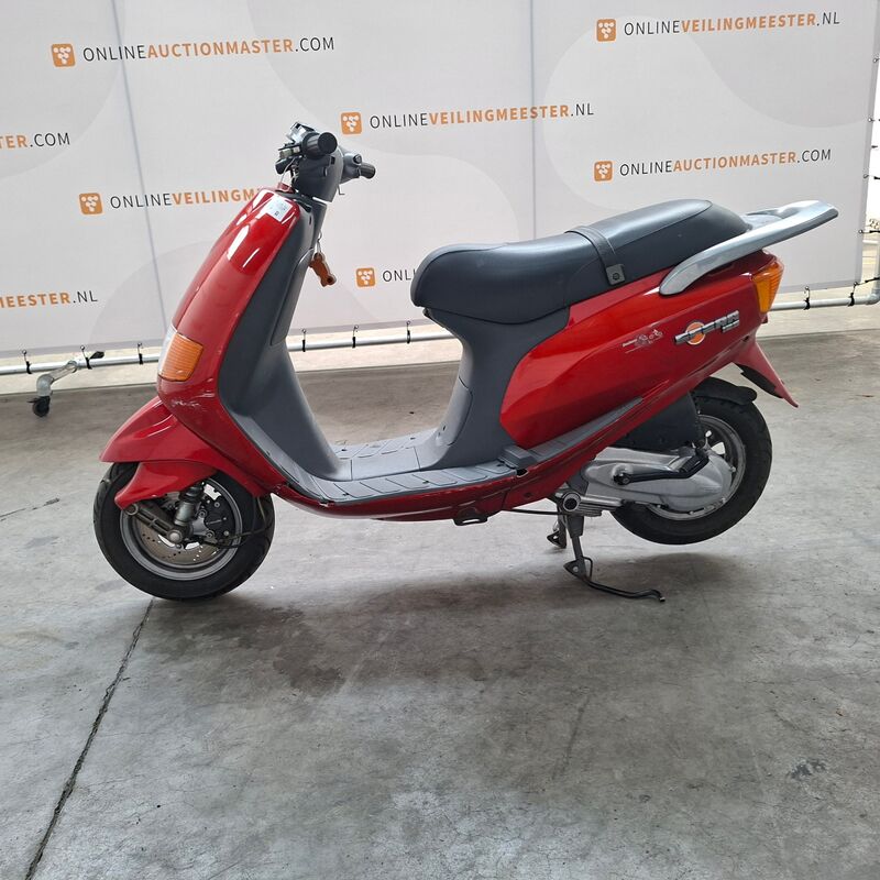 Motorscooter, Piaggio, Spera 125 – foto 5 – kavel bij Domeinen Roerende Zaken, Soesterberg
