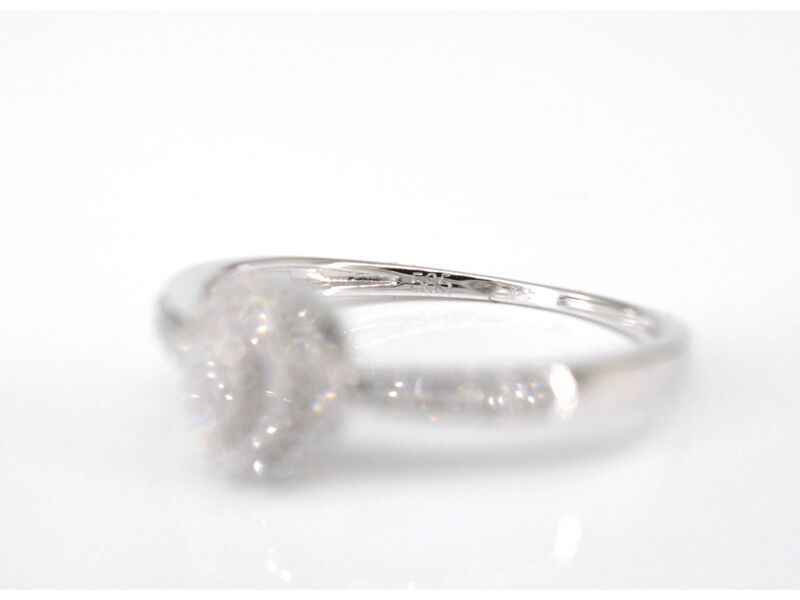 Witgouden entourage ring met diamanten – foto 5 – kavel bij Onlineveilingmeester