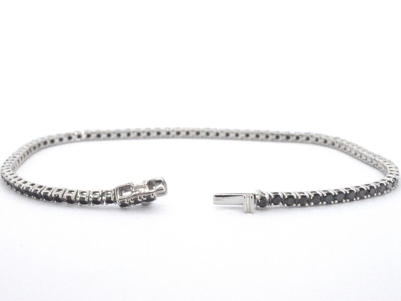 Witgouden tennisarmband met 2.80 carat aan zwarte diamanten – foto 4 – kavel bij Onlineveilingmeester