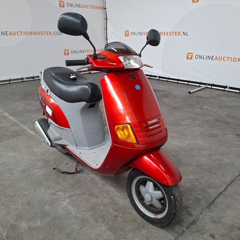 Motorscooter, Piaggio, Skipper 125 – foto 2 – kavel bij Domeinen Roerende Zaken, Soesterberg