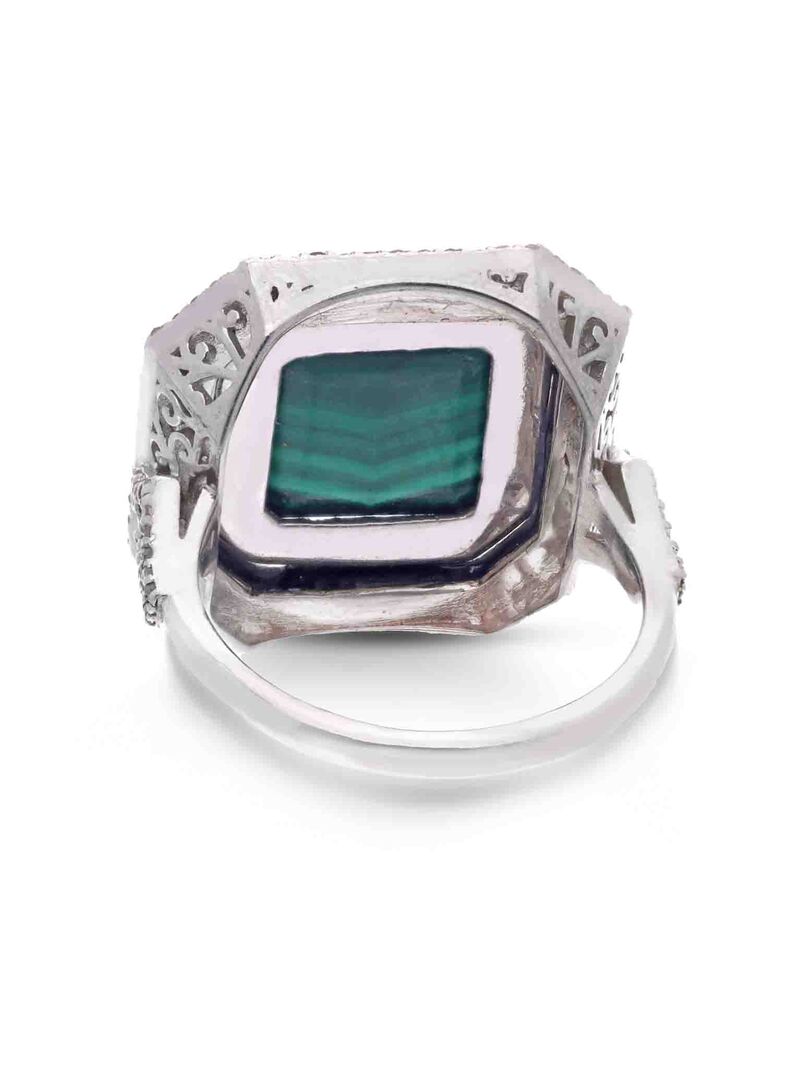 Ring met centraal groene malachiet omringt door witte natuurlijke diamanten en zwarte onix – foto 4 – kavel bij Onlineveilingmeester